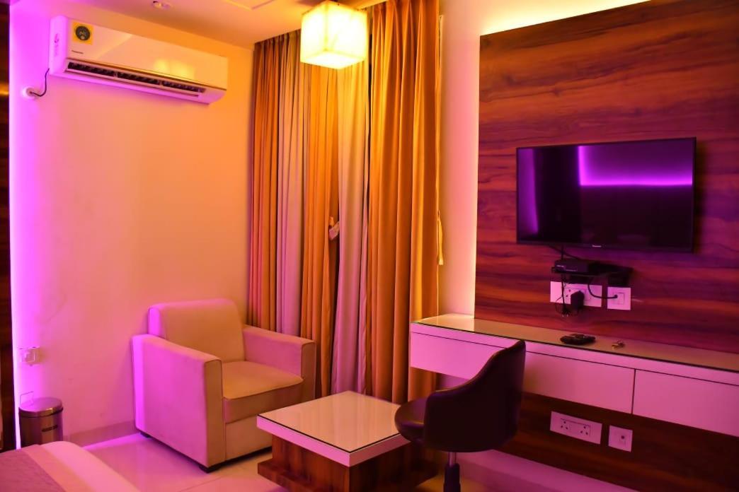 Moon And Mars Resort Tilsahri ภายนอก รูปภาพ