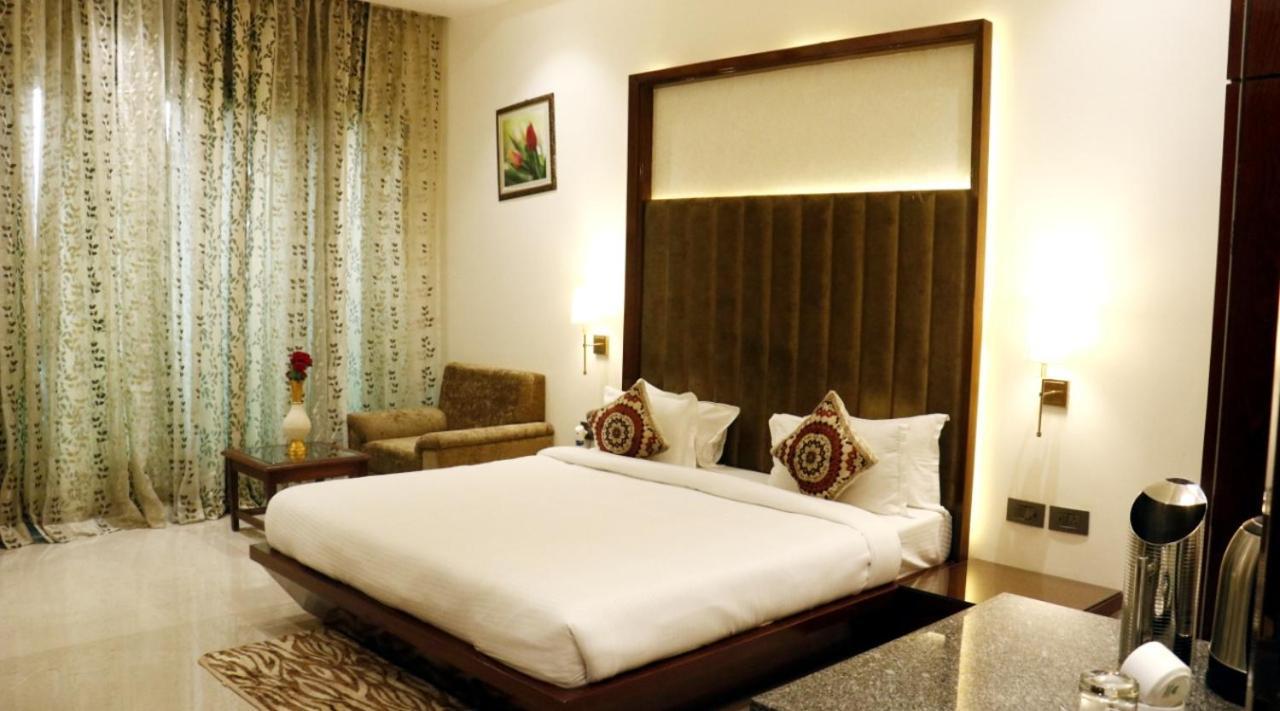Moon And Mars Resort Tilsahri ภายนอก รูปภาพ